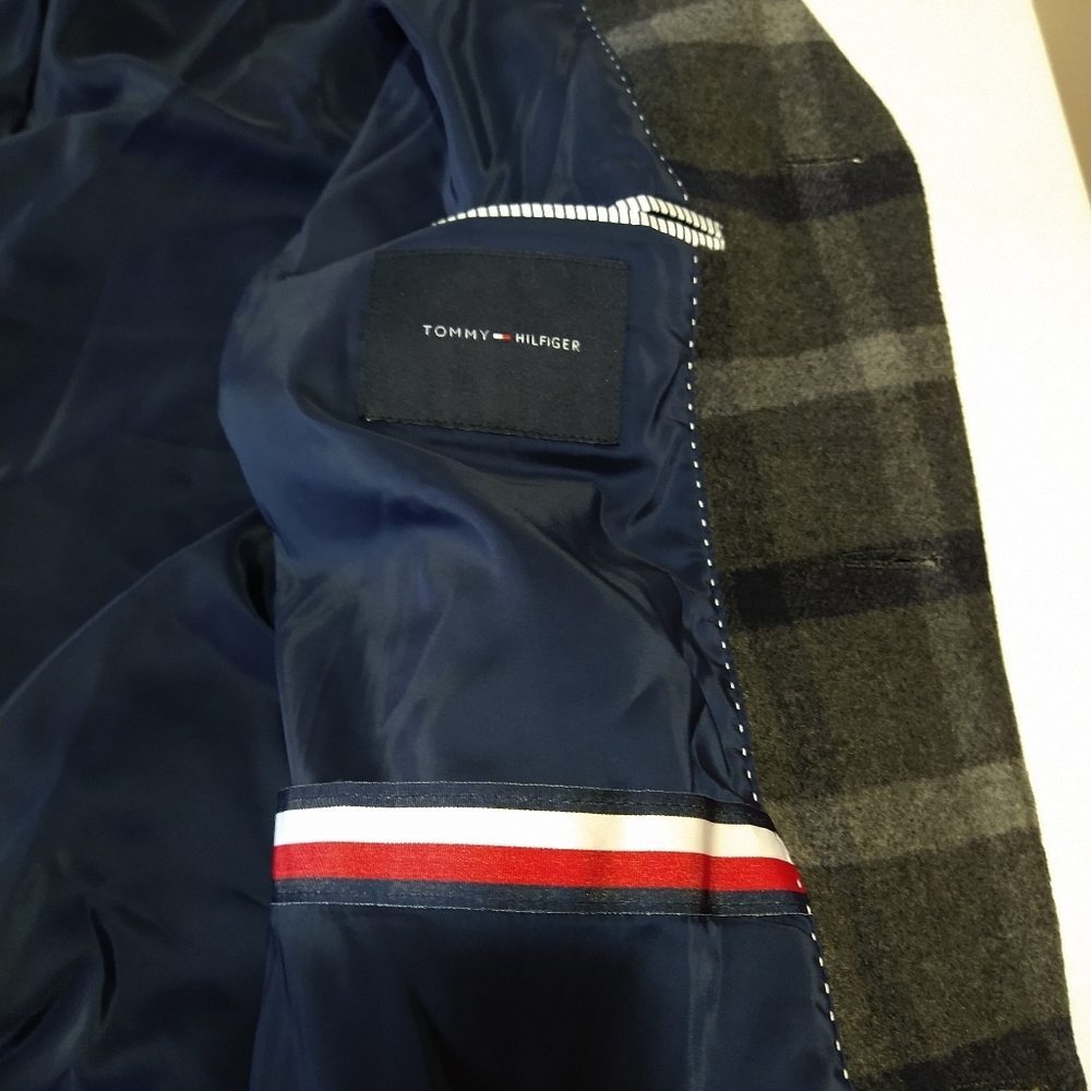 Tommy Hilfiger Addison "The Flex"Wool-Blend  Modern-Fit Trench Coat - Picture 10 of 15